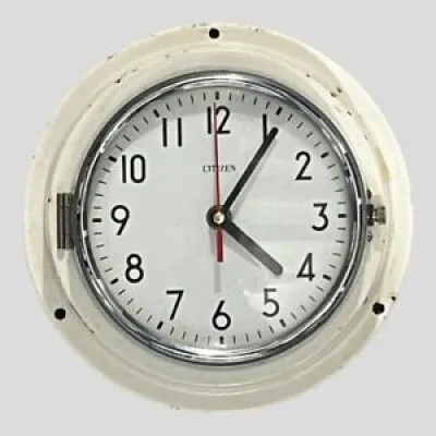Ancienne horloge de marine
