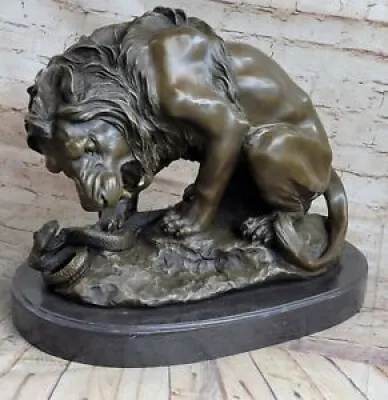 Grand Bronze statue Lion