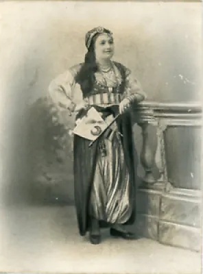 Jeune femme turque Vintage