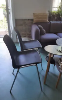 2 chaises coque vintage