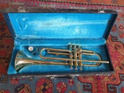 Ancienne trompette en