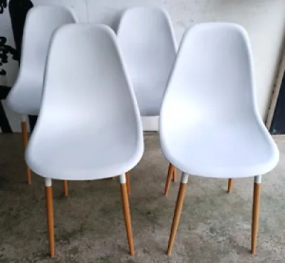 Lot 4 CHAISES SCANDINAVES - blanches