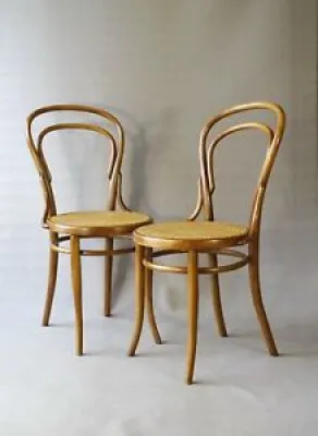 Deux chaises N°14 par