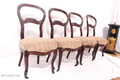 4 chaises anciennes élégantes - noix