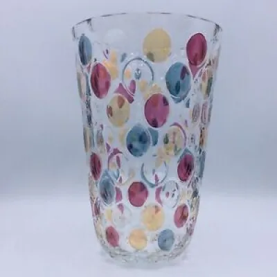 Vase en verre moulé