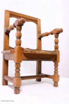 Chaise enfant antique - accoudoir