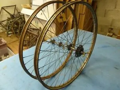 Ancien vélo roues  jantes - maxi