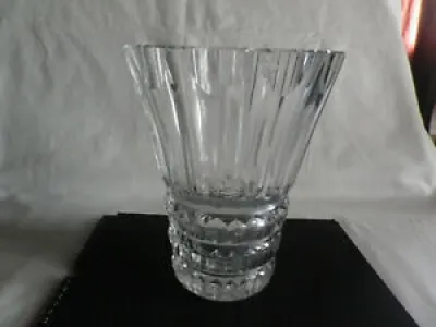 Grand  vase de cristallerie
