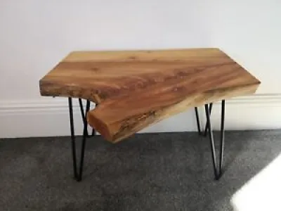 Table basse en bois d'orme - cheveux