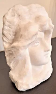 Sculpture haut relief - visage