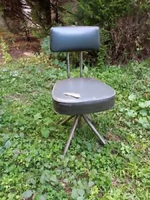 Rare chaise Industrielle - roneo