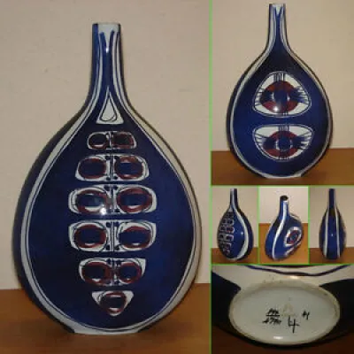 Vase bleu, poterie émaillée