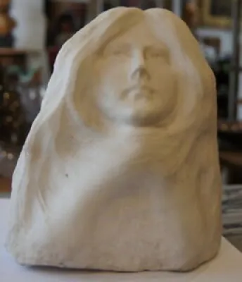 Sculpture  tête de femme