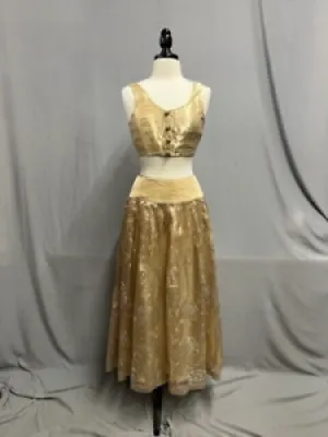 #22-138, 1950s Gold Metallic - middle