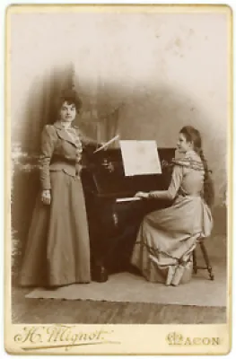 jeunes filles au piano