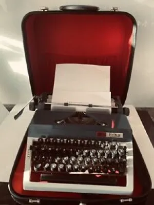 Machine à écrire et - daro