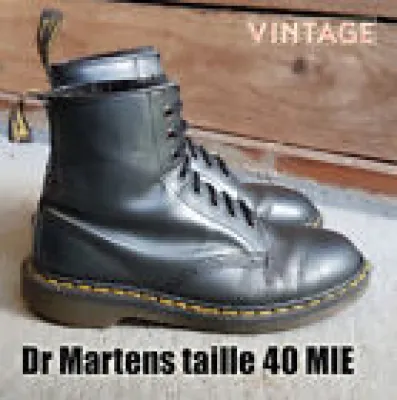 Dr MARTENS taille 40 - mie