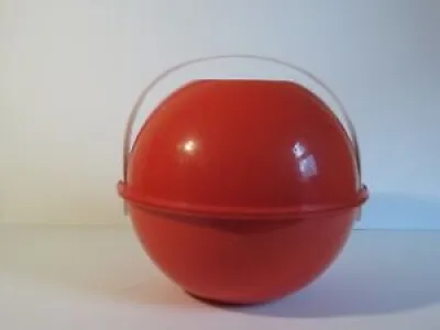 Vintage Red Ball Plastic - panton for