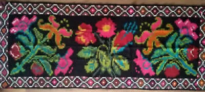 Antique floral tapis - moldave