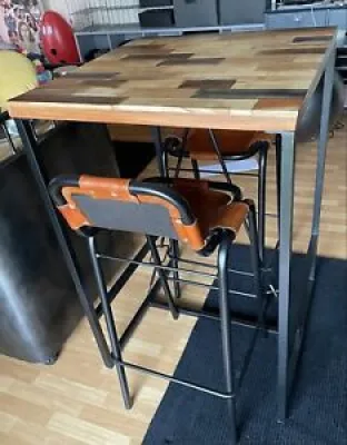 Table haute + 2 chaises