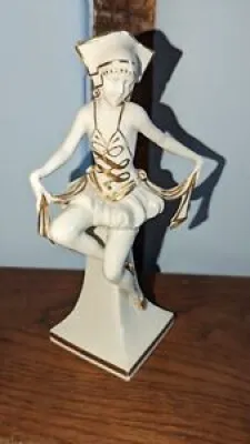 Figurine en porcelaine - cabaret