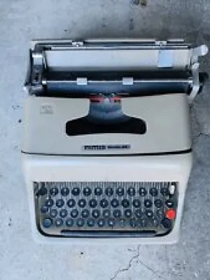 Vintage: Machine a Écrire - olivetti