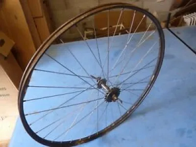 Ancien vélo roue jante