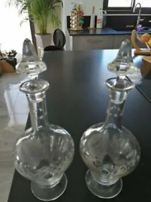 Deux carafes en cristal