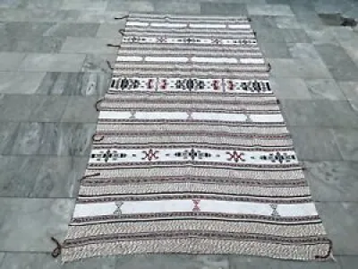 Tapis tribal traditionnel - 255