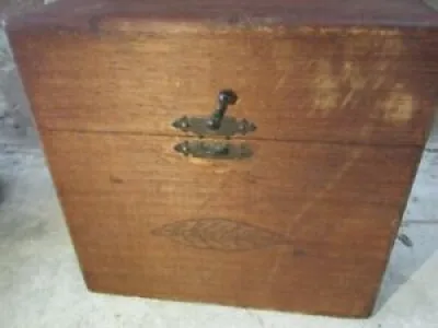 Vintage Bayuk Philadelphia - wooden