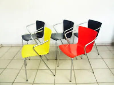 1 chaise design Fritz - vico magistretti