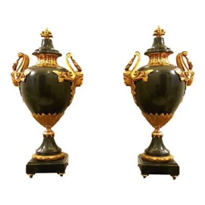 Paire de Vases Ornementaux - bronzes