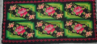 Antique tapis rose kilim - moldave