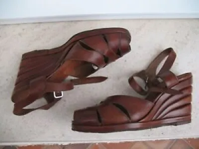 Chaussures année 1930 - mains