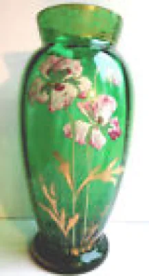 *Vase Art Nouveau verre - blanches