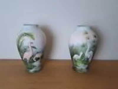 Grande paire de vases - peints
