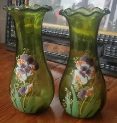 Paire Anciens Vases Décor