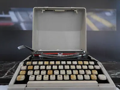 Machine à écrire Royal - 200