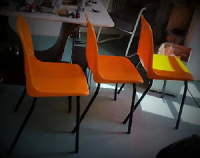 3 chaises coques vintage - empilable
