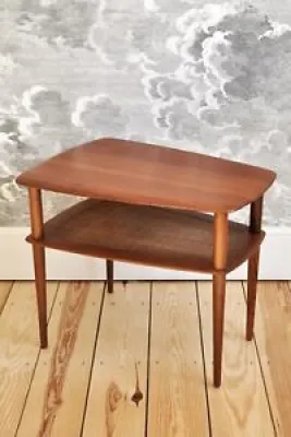 Table vintage rétro danoise des 50 60 Peter Hvidt côté extrémité table en teck