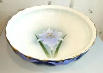 Grande coupe en faïence - iris bleus