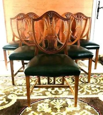 Six chaises en bois naturel