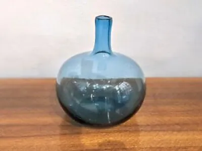 Blue glass vase, Claude - morin