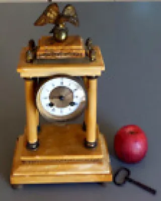 Ancienne pendule horloge - mouvement