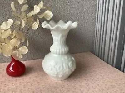Vase en opaline blanche - vallerysthal portieux