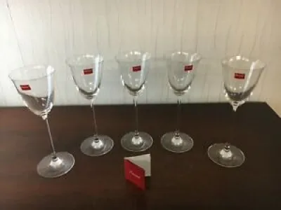 5 verres à vin  modèle - flora