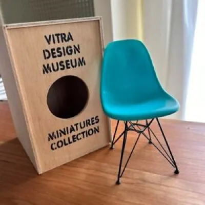 Vitra Design Museum Miniatures - blue