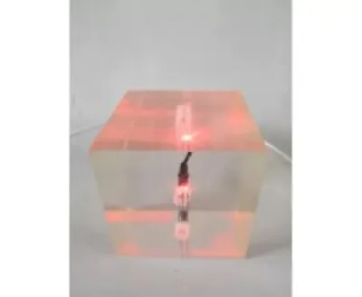 Lampe cube plexi Plugg - habitat