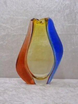 Vase en verre design - machovska mstisov
