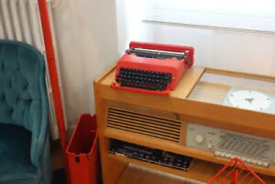 Machine à écrire Olivetti - valentine